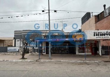 CASA CON AMPLIO TERRENO EXCELENTE UBICACION EN ALTA GRACIA